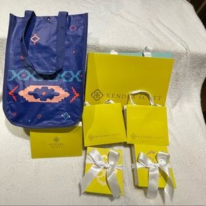 Kendra Scott gift boxes & bags